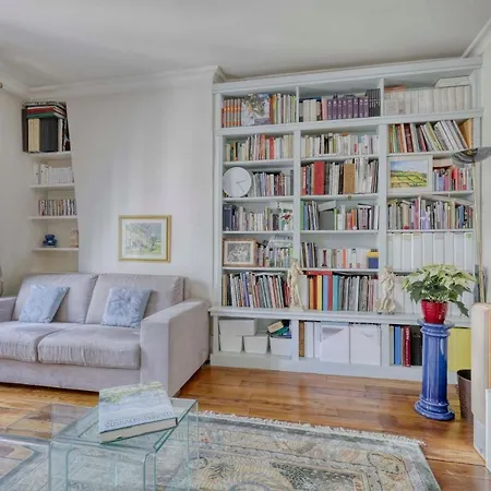 Lovely Authentic 1 Bedroom Flat-heart Of 11 Appartamento *
