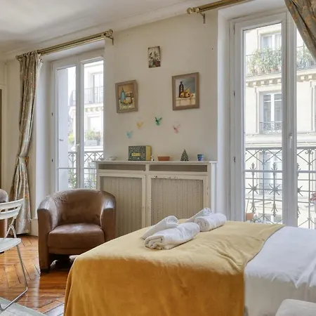 Lovely Authentic 1 Bedroom Flat-heart Of 11